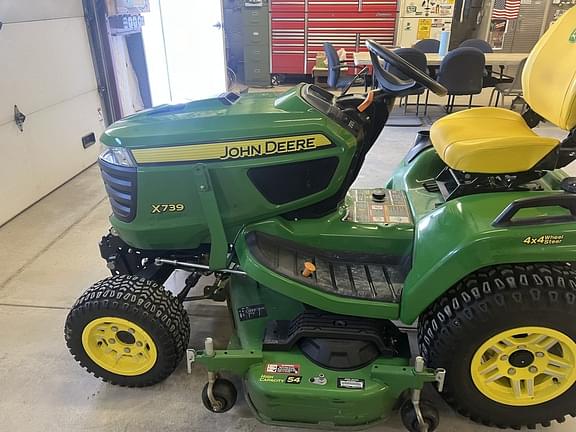 Image of John Deere X739 equipment image 1