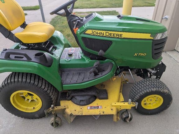 Image of John Deere X750 Primary image