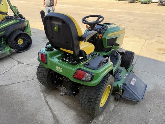 Image of John Deere X750 equipment image 4