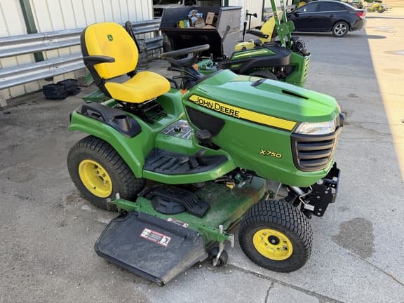 Image of John Deere X750 equipment image 1