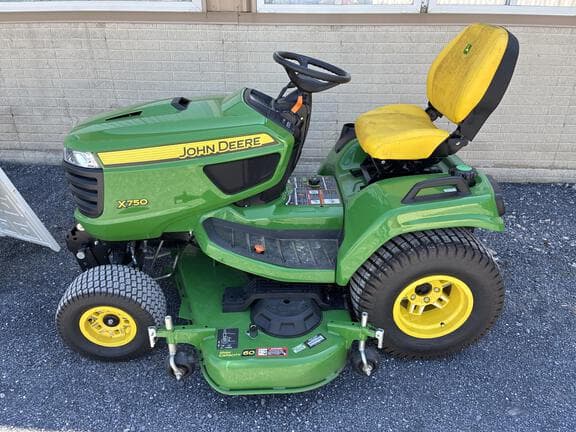 Image of John Deere X750 equipment image 1