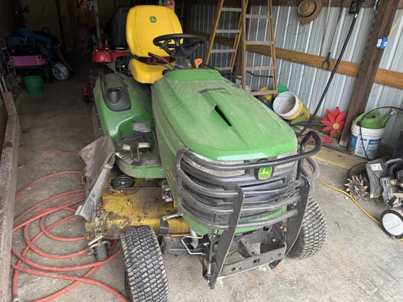 Image of John Deere X754 equipment image 1