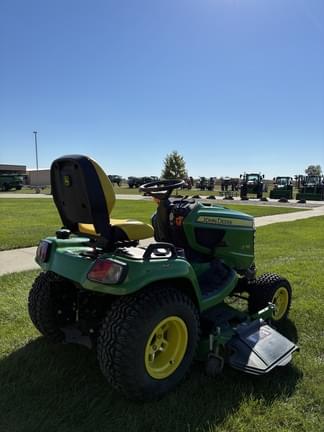 Image of John Deere X758 equipment image 3