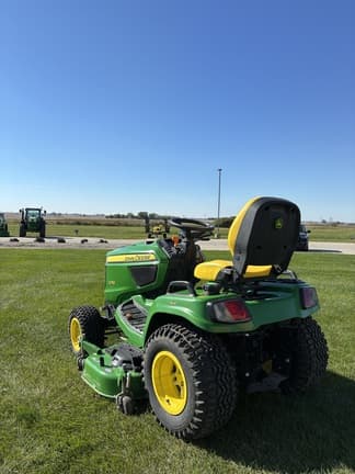 Image of John Deere X758 equipment image 3