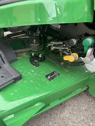 Image of John Deere X758 equipment image 4