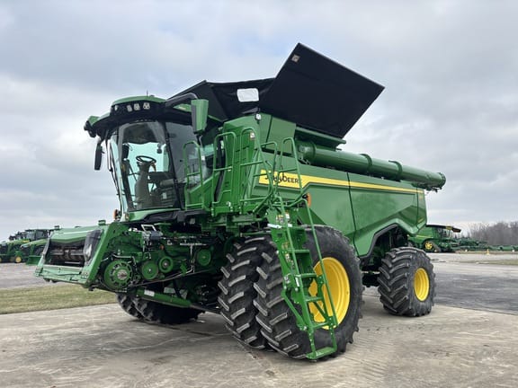 2023 John Deere X9 1000 Equipment Image0