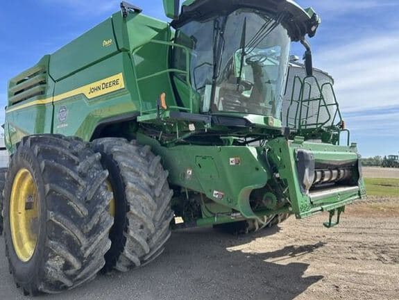 Image of John Deere X9 1000 equipment image 3