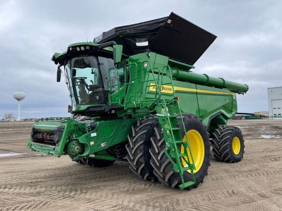 2023 John Deere X9 1000 Equipment Image0