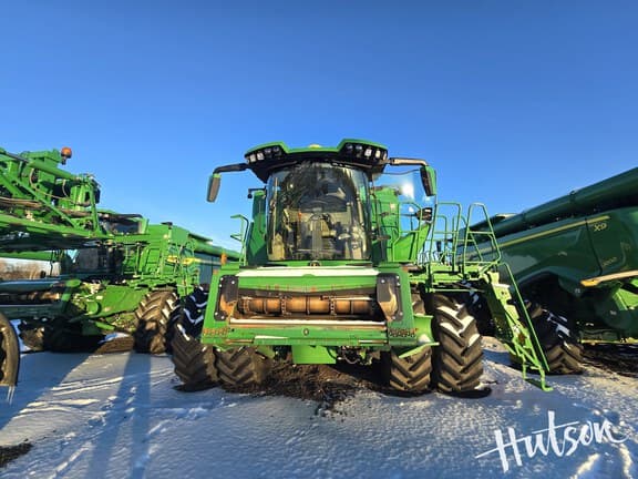 Image of John Deere X9 1000 equipment image 2