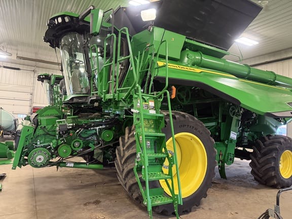 2023 John Deere X9 1000 Equipment Image0