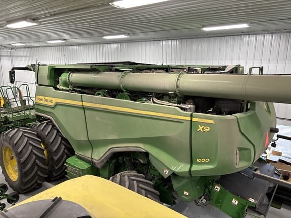 Image of John Deere X9 1000 equipment image 4
