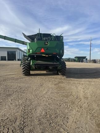 Image of John Deere X9 1000 equipment image 3