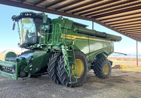 Combines image