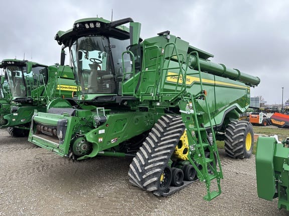 2023 John Deere X9 1100 Equipment Image0