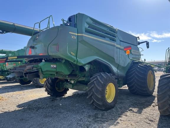 Image of John Deere X9 1100 equipment image 3