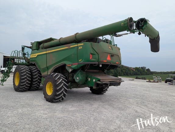 Image of John Deere X9 1100 equipment image 2