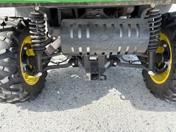 Image of John Deere XUV 590M equipment image 4