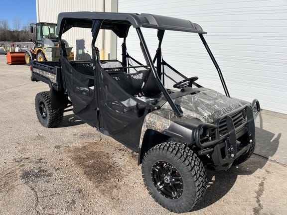 2023 John Deere XUV 825M Equipment Image0