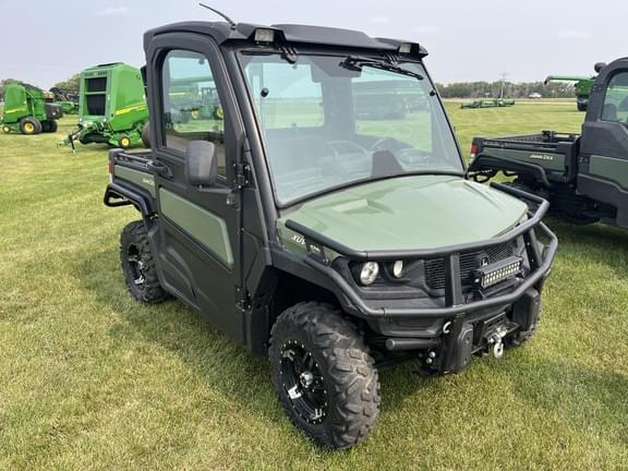 Image of John Deere XUV 835M equipment image 2