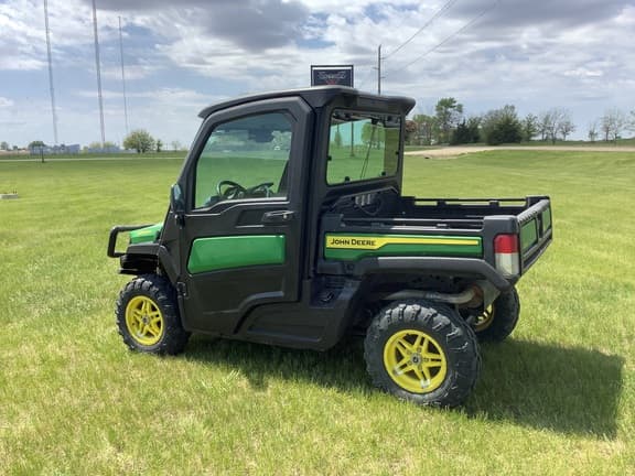 Image of John Deere XUV 835M equipment image 2