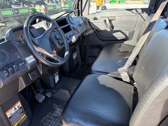 Image of John Deere XUV 835M equipment image 4