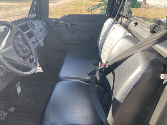 Image of John Deere XUV 835M equipment image 4