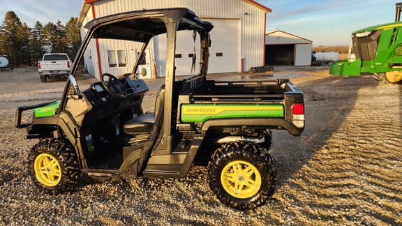 Image of John Deere XUV 835M equipment image 1