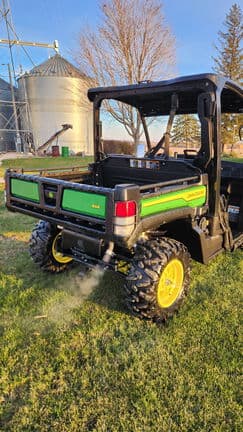 Image of John Deere XUV 835M equipment image 2