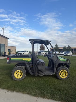 Image of John Deere XUV 835M equipment image 3