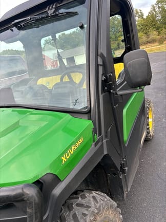 2023 John Deere XUV 835M Equipment Image0