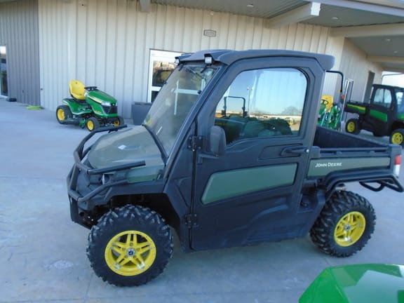 2023 John Deere XUV 835M Equipment Image0