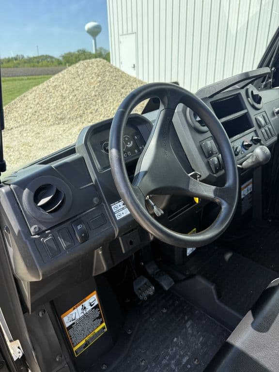 Image of John Deere XUV 835M equipment image 4
