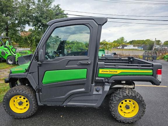 Image of John Deere XUV 835M equipment image 1