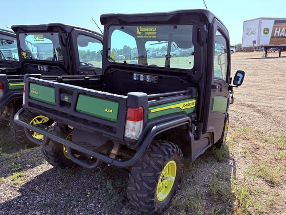 Image of John Deere XUV 835M equipment image 3