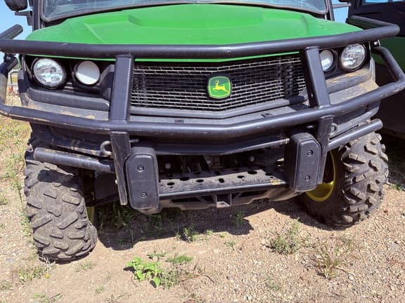 Image of John Deere XUV 835M equipment image 2
