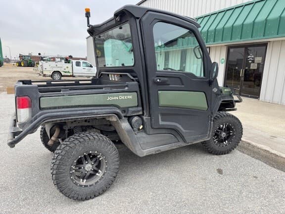 Image of John Deere XUV 835M equipment image 1