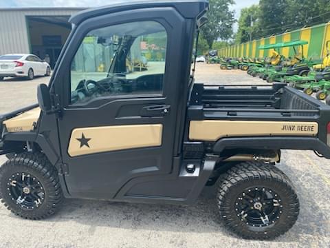 Image of John Deere XUV 835M equipment image 1