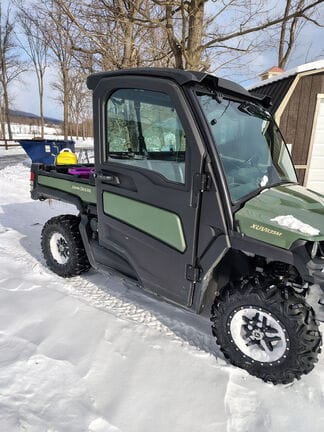 2023 John Deere XUV 835M Equipment Image0