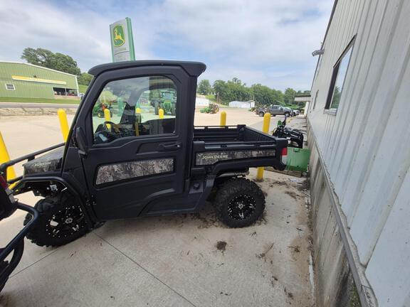 Image of John Deere XUV 835M equipment image 4