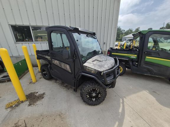 Image of John Deere XUV 835M Primary image