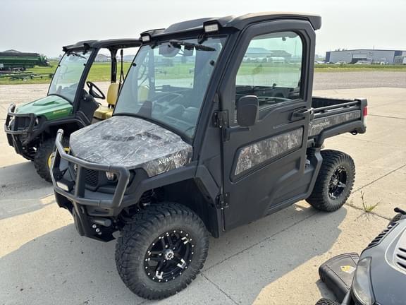 Image of John Deere XUV 835M Primary image
