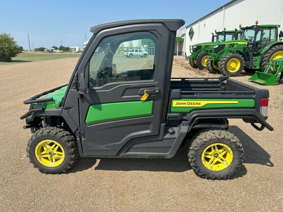 Image of John Deere XUV 835M Primary image