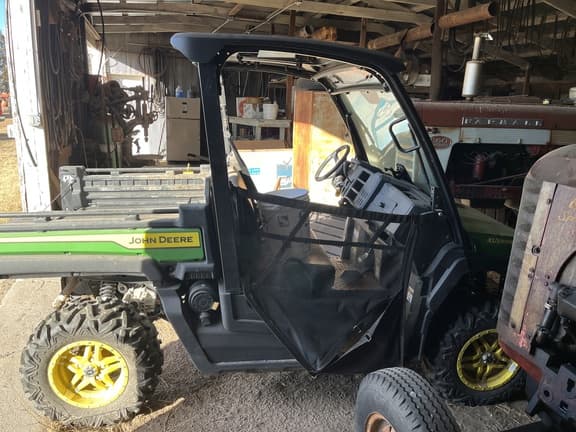 Image of John Deere XUV 835M equipment image 2