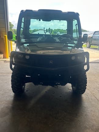 Image of John Deere XUV 835M equipment image 2