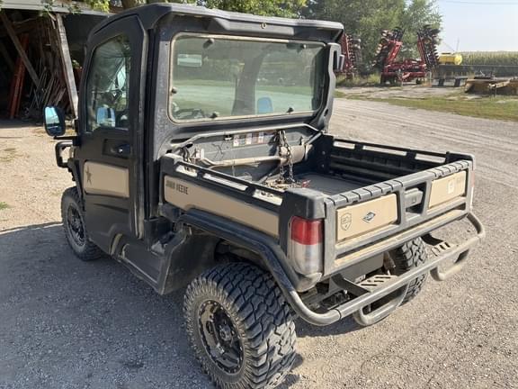 Image of John Deere XUV 835M equipment image 2