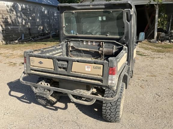 Image of John Deere XUV 835M equipment image 3