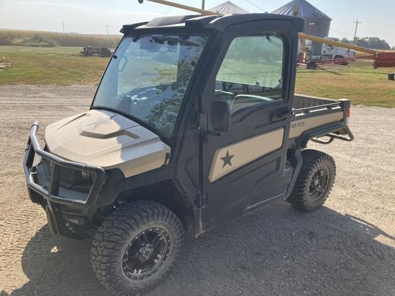 Image of John Deere XUV 835M equipment image 1