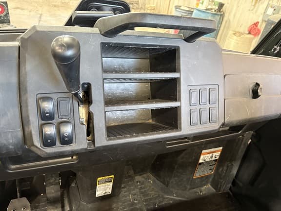 Image of John Deere XUV 835M equipment image 3