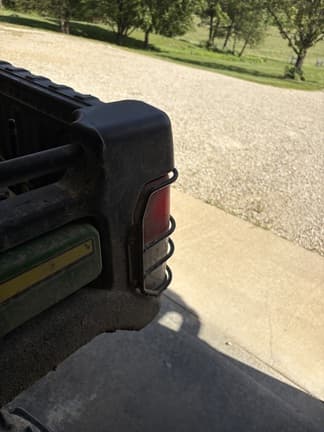 Image of John Deere XUV 835M equipment image 2