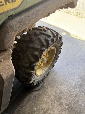 Image of John Deere XUV 835M equipment image 3